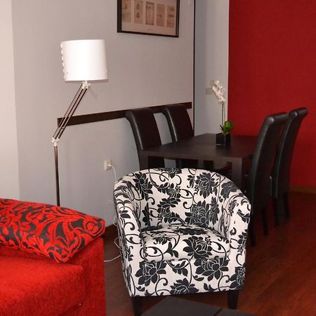 Apartamento Acueducto, Tres Dormitorios Y Parking Gratis Merida Exterior photo