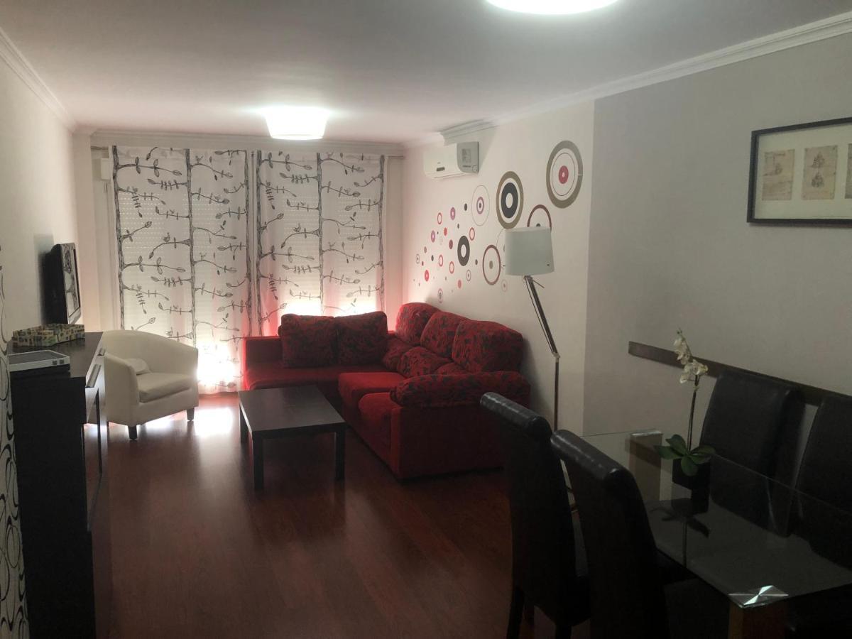 Apartamento Acueducto, Tres Dormitorios Y Parking Gratis Merida Exterior photo