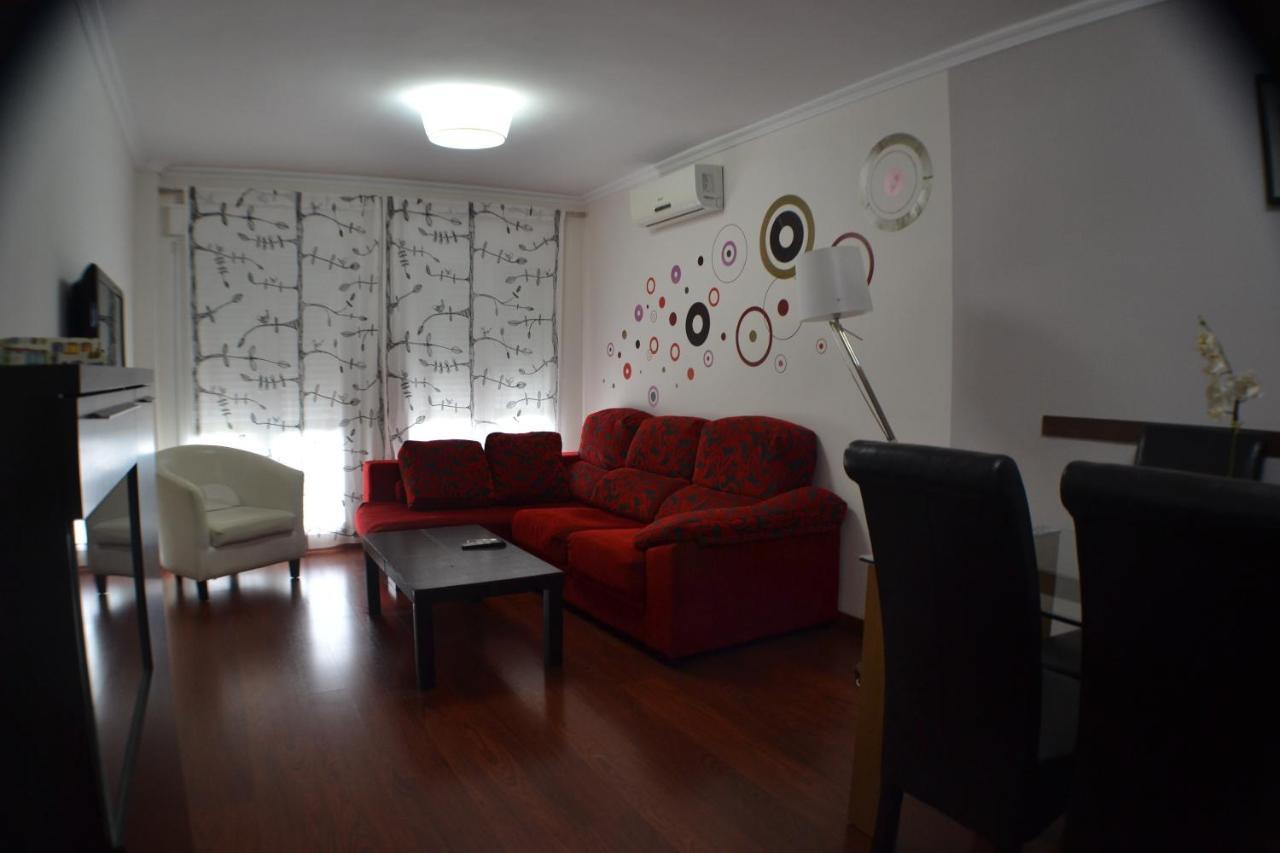 Apartamento Acueducto, Tres Dormitorios Y Parking Gratis Merida Exterior photo