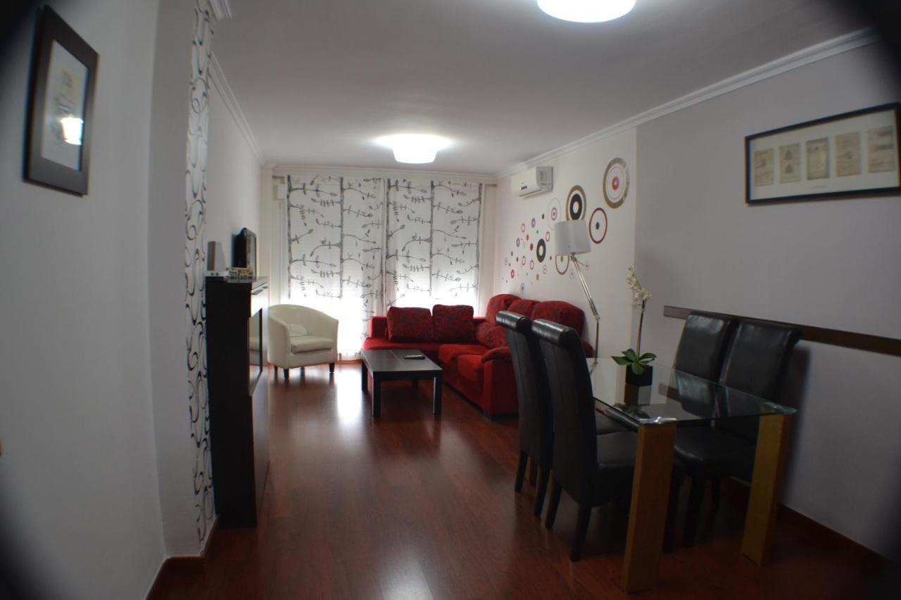 Apartamento Acueducto, Tres Dormitorios Y Parking Gratis Merida Exterior photo