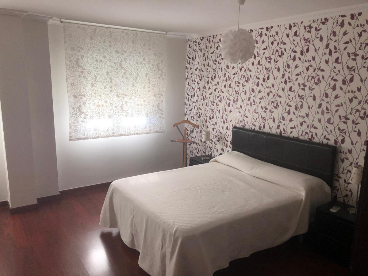 Apartamento Acueducto, Tres Dormitorios Y Parking Gratis Merida Exterior photo