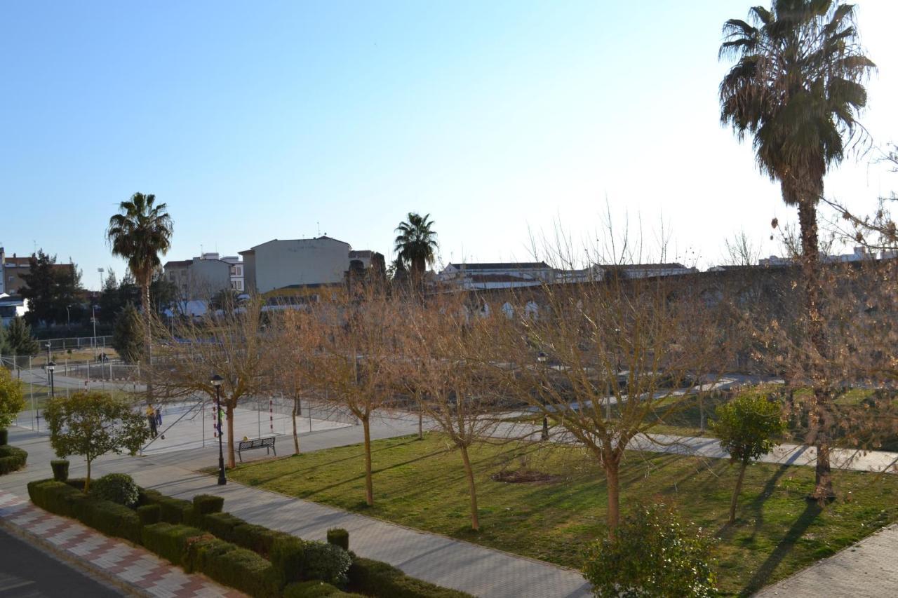 Apartamento Acueducto, Tres Dormitorios Y Parking Gratis Merida Exterior photo
