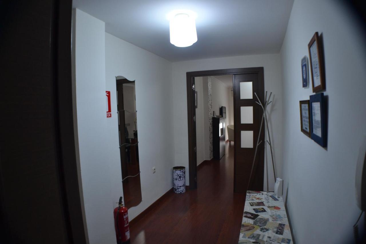 Apartamento Acueducto, Tres Dormitorios Y Parking Gratis Merida Exterior photo